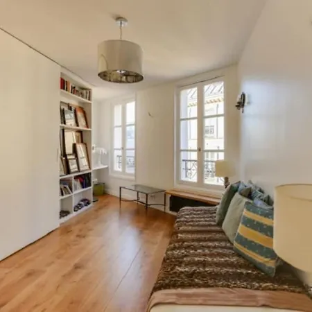 Guestready - Stylish And Spacious Flat - Champs-elysees * Paris